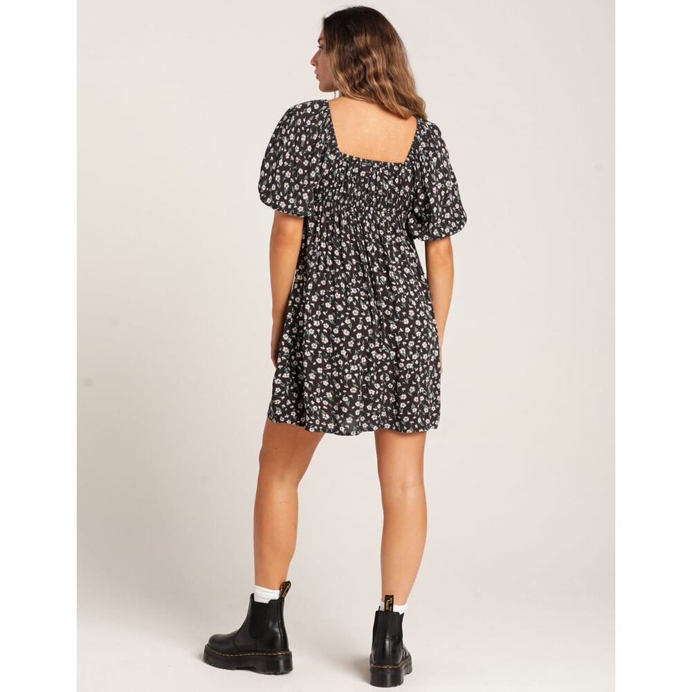 ✨ Billabong Smocked Floral Dress Sz M Coastal Boho Summer Mini